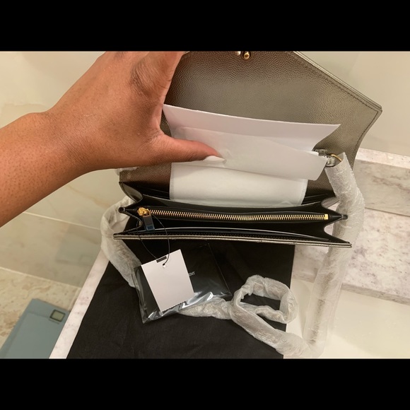 Saint Laurent - Picture 2 of 4